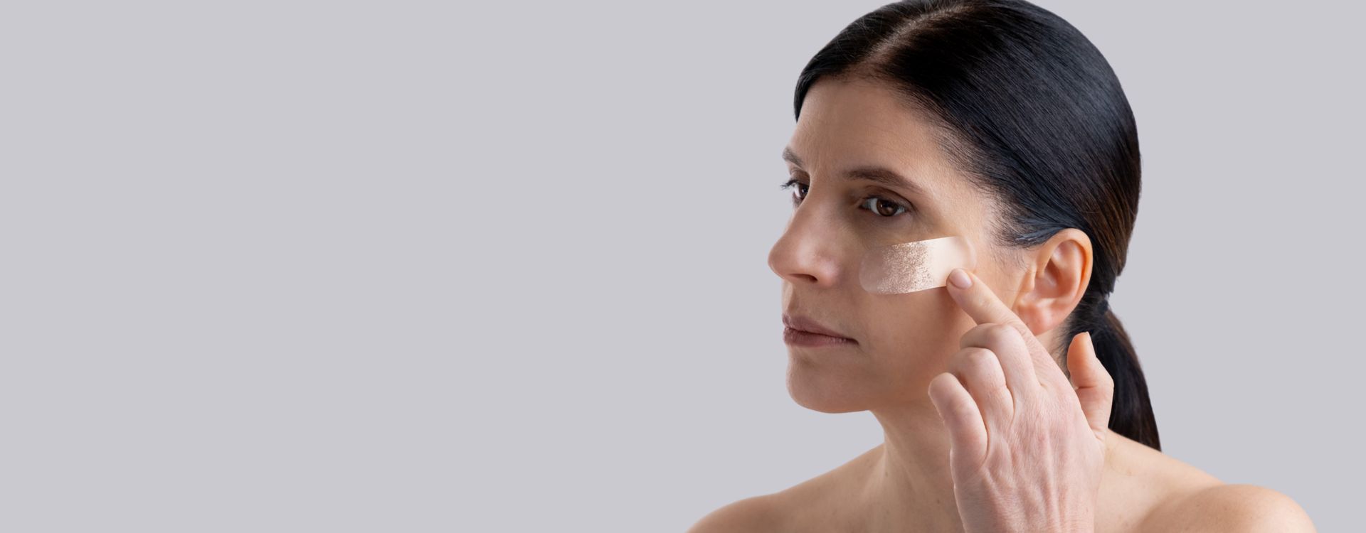 Electrospinning cosmetics: woman wearing the 3DMAXX patch